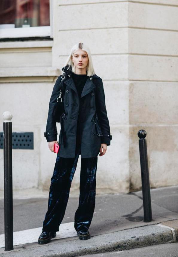 雙肩包不受寵了，今年這款“腋下包”才是主流，時(shí)髦精致誰背誰美