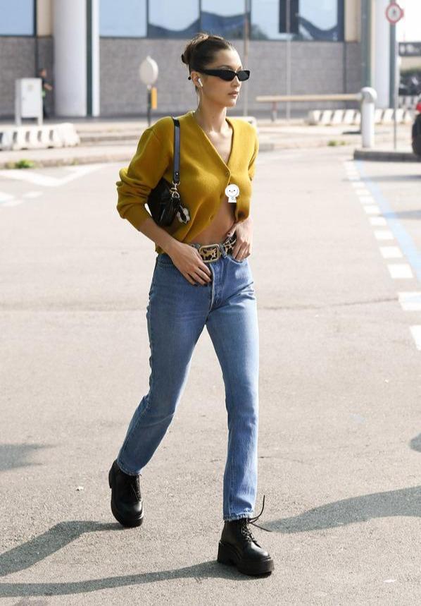 雙肩包不受寵了，今年這款“腋下包”才是主流，時(shí)髦精致誰背誰美