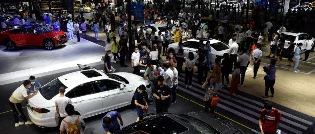 长春车展|车市“报复性消费”来了 长春汽博场面火爆