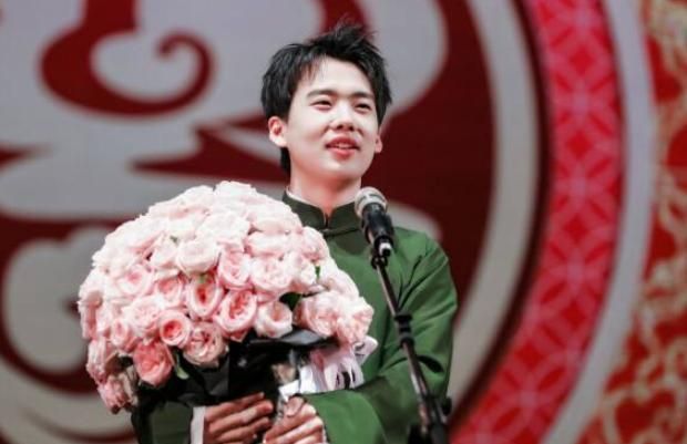 郭麒麟被问碰到曹云金会不会打招呼,他这样回答,难怪这么火