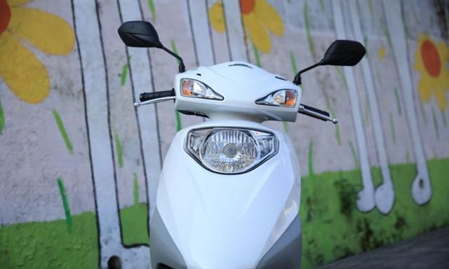 又一亲民通勤摩托车!单缸风冷110cc,电喷+CBS,仅1.2万起值吗
