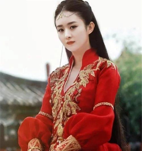 穿红衣的古装女子,刘亦菲优美,赵丽颖英气,看到baby:被惊到了