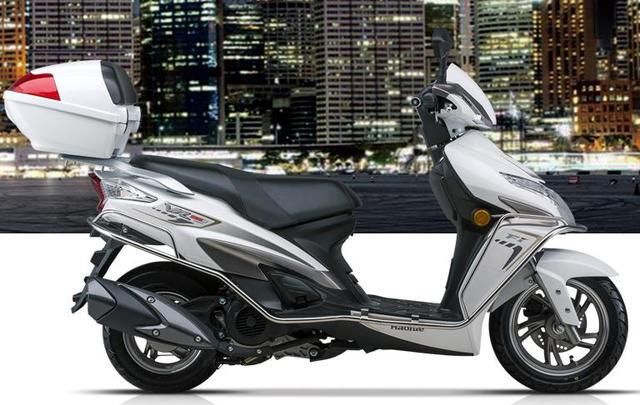 又一亲民通勤摩托!8马力125cc,高速90照样稳,仅10000起值吗