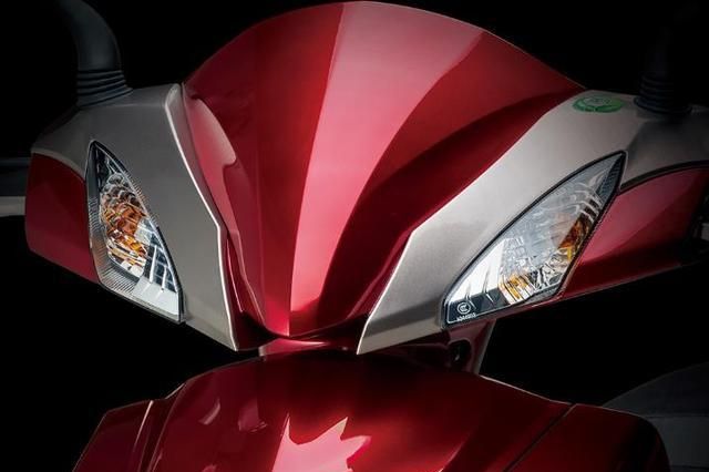 又一亲民通勤摩托!8马力125cc,高速90照样稳,仅10000起值吗