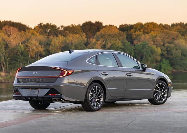 红旗H9、全新路虎卫士领衔,2020成都车展抢先看(上)