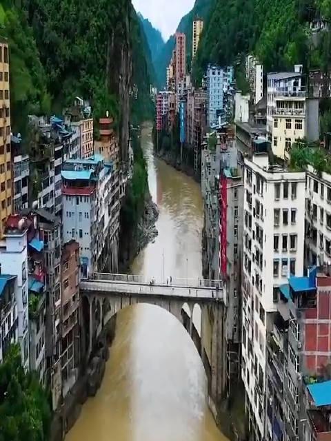 云南最窄的县城:昭通盐津县!两边都是邻崖绝壁