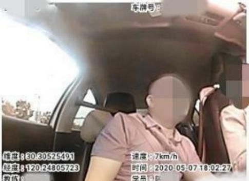 杭州姑娘学车被蚊咬,遭教练猥亵:称唾液能消毒!