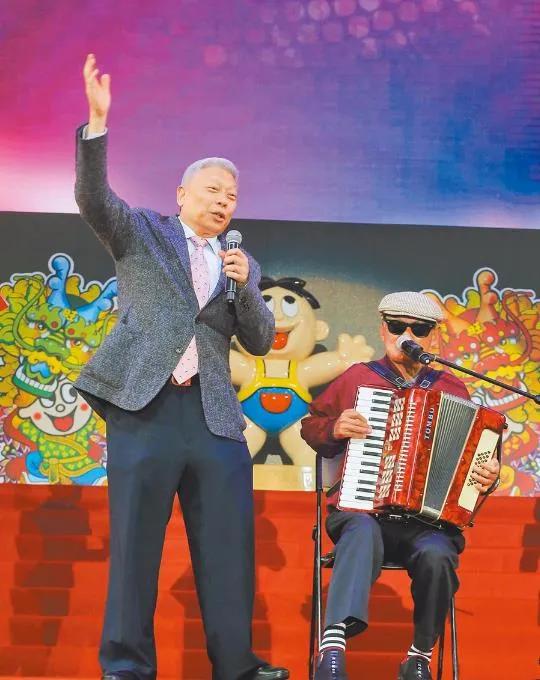 邀“雨神”萧敬腾做公益,旺旺老板蔡衍明孩提时是街头称霸的混混