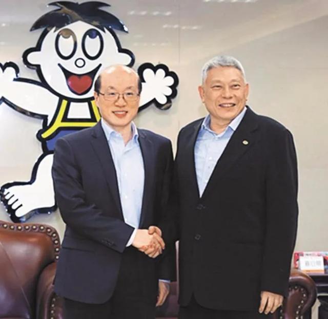 邀“雨神”萧敬腾做公益,旺旺老板蔡衍明孩提时是街头称霸的混混