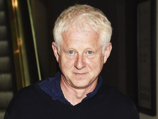 全球80多位富豪联名呼吁向富人多征税