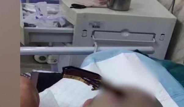 折叠刀排行_男子网购折叠刀连捅合租室友十多刀!精神鉴定系“冲动障碍”(2)