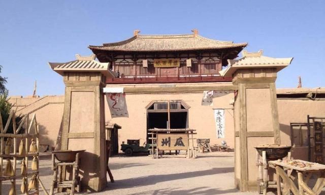 甘肃又一古城走红,堪称仿建界的“小平遥”,没有交通游客却不绝