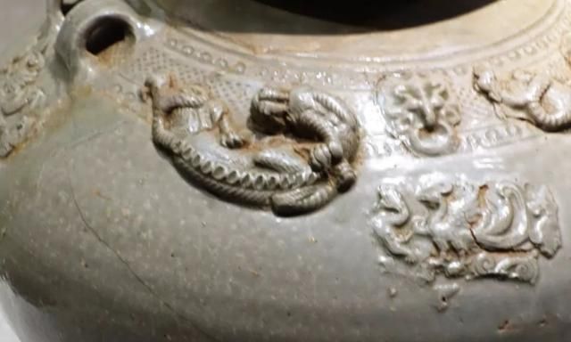 有三国青釉堆塑谷仓罐:《寻陶问瓷:深博历代陶瓷藏品展》之二