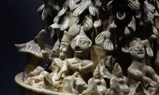 有三国青釉堆塑谷仓罐:《寻陶问瓷:深博历代陶瓷藏品展》之二