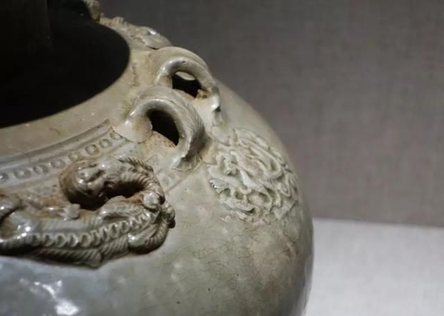 有三国青釉堆塑谷仓罐:《寻陶问瓷:深博历代陶瓷藏品展》之二