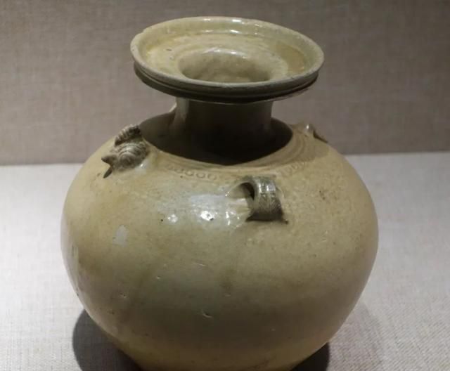 有三国青釉堆塑谷仓罐:《寻陶问瓷:深博历代陶瓷藏品展》之二