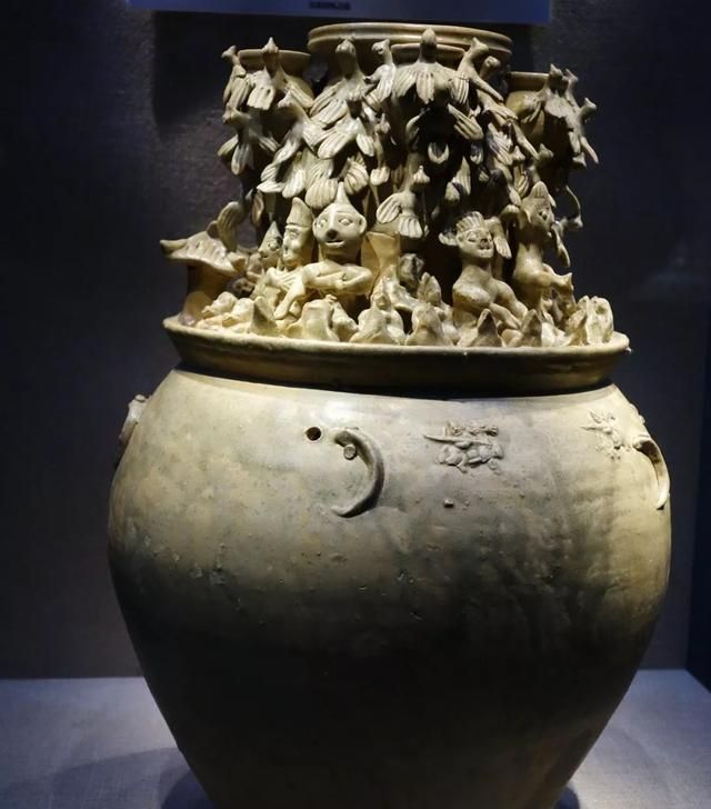 有三国青釉堆塑谷仓罐:《寻陶问瓷:深博历代陶瓷藏品展》之二