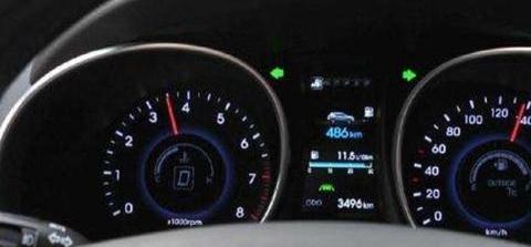 汽车在高速公路跑多少公里可以把积碳清理掉？跑高速能清积碳吗？