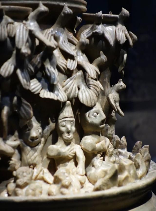有三国青釉堆塑谷仓罐:《寻陶问瓷:深博历代陶瓷藏品展》之二