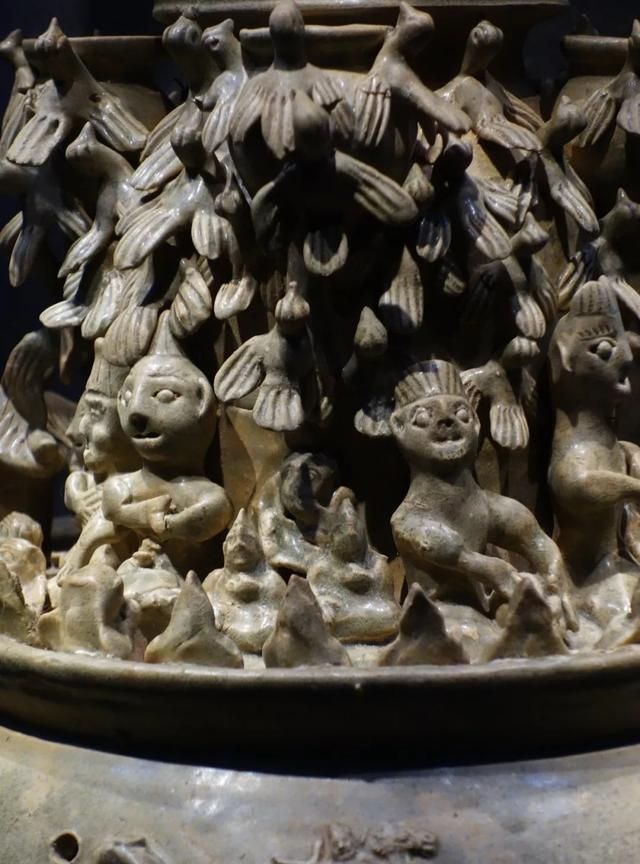 有三国青釉堆塑谷仓罐:《寻陶问瓷:深博历代陶瓷藏品展》之二