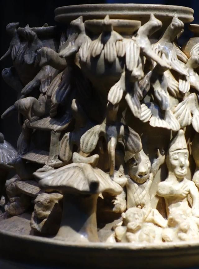 有三国青釉堆塑谷仓罐:《寻陶问瓷:深博历代陶瓷藏品展》之二
