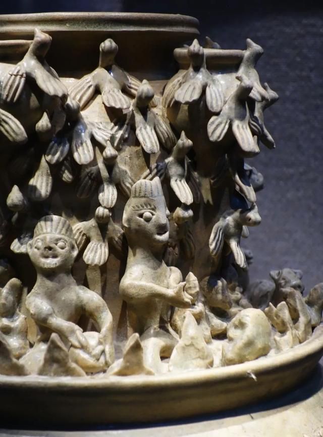 有三国青釉堆塑谷仓罐:《寻陶问瓷:深博历代陶瓷藏品展》之二