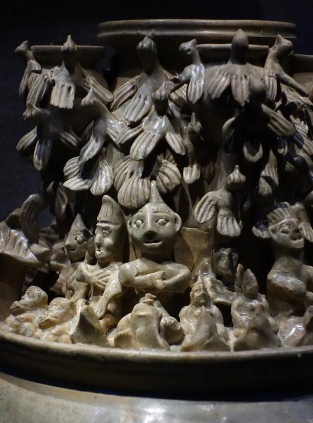 有三国青釉堆塑谷仓罐:《寻陶问瓷:深博历代陶瓷藏品展》之二