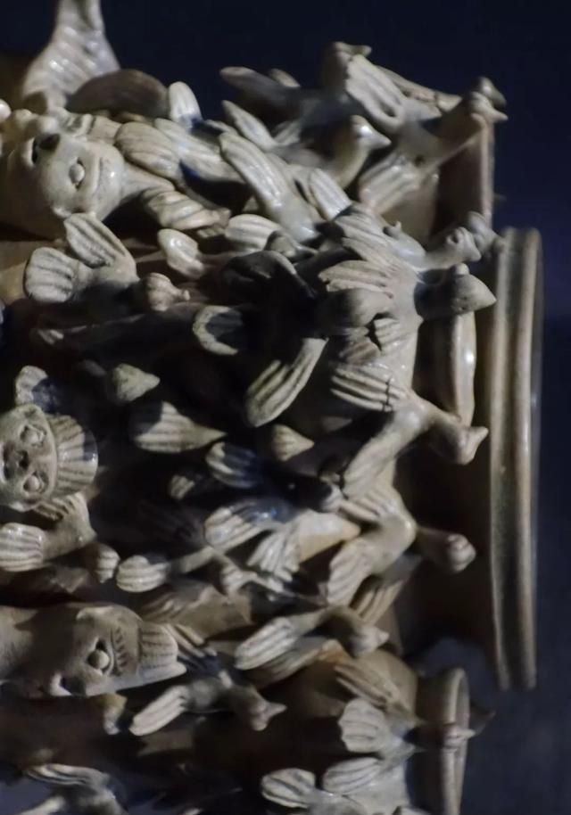 有三国青釉堆塑谷仓罐:《寻陶问瓷:深博历代陶瓷藏品展》之二