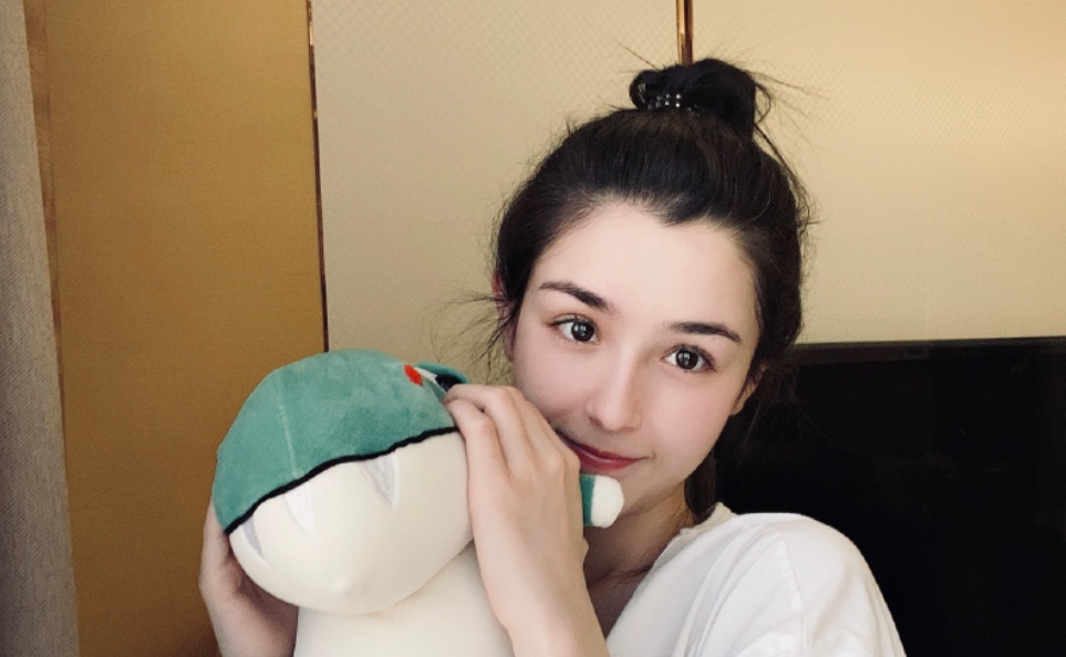 第2个迪丽热巴?获央视青睐,影视剧首秀搭许凯,她凭高颜值被赞