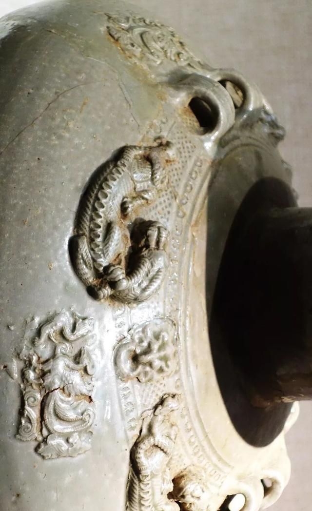 有三国青釉堆塑谷仓罐:《寻陶问瓷:深博历代陶瓷藏品展》之二
