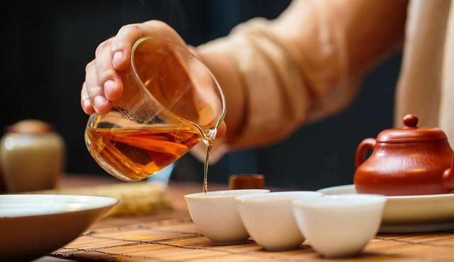 喝茶对身体是有诸多的好处 每天喝红茶会不会长高 红茶 喝茶 茶叶 新浪新闻