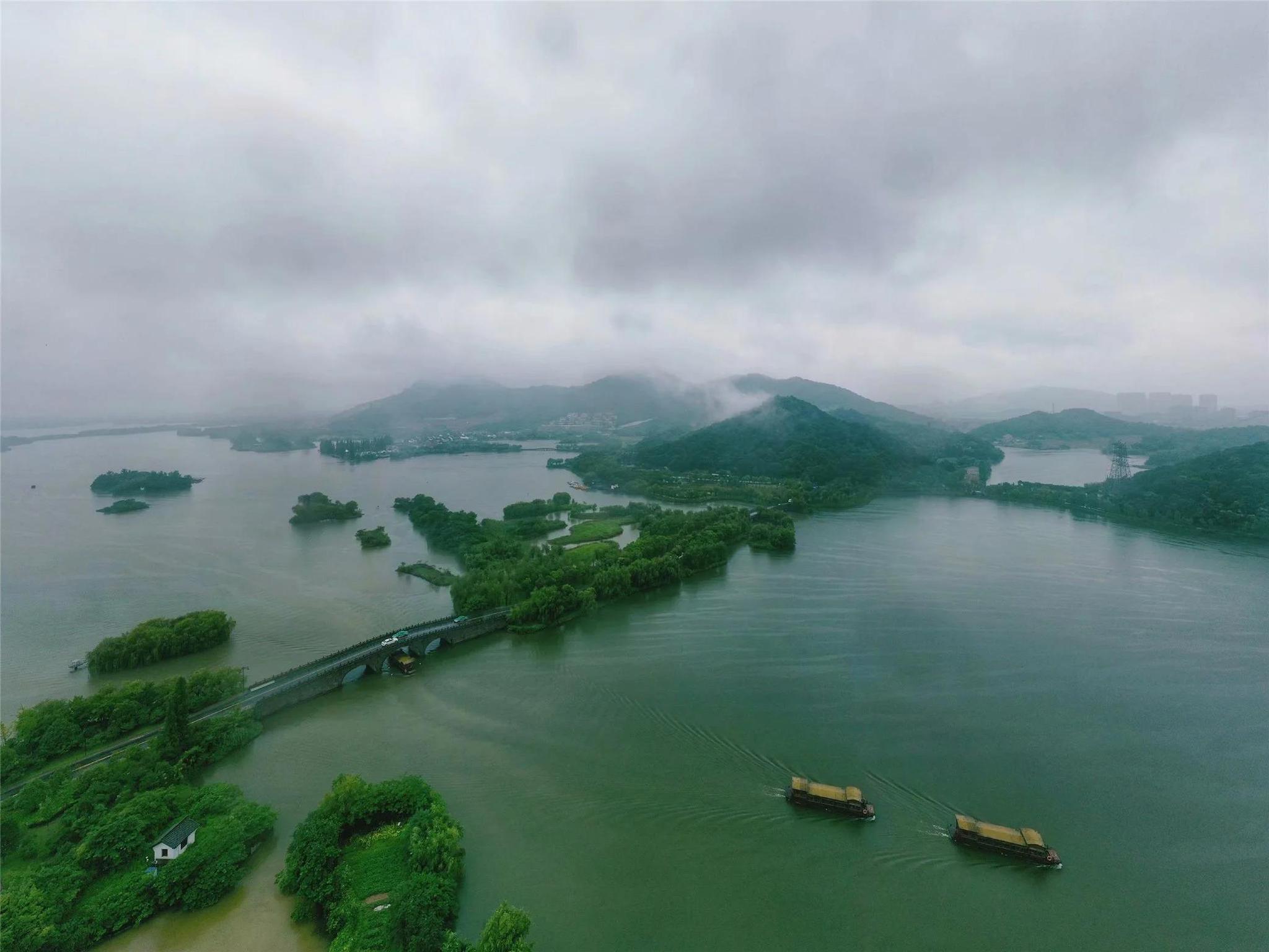 杭州西湖有个"姐妹湖",风景如画