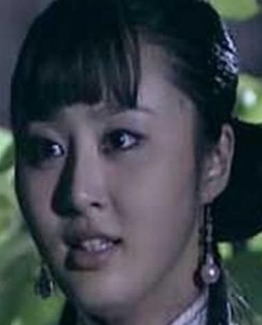 曾是范冰冰“裸替”,拍激情戏一丝不挂,搭上郭京飞,逆袭成女一