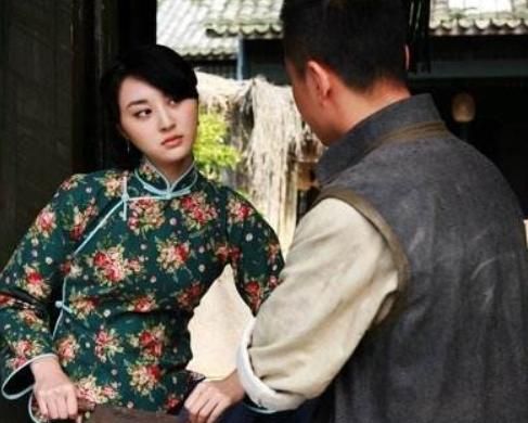 曾是范冰冰“裸替”,拍激情戏一丝不挂,搭上郭京飞,逆袭成女一
