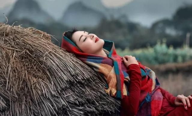 翰林画苑:席慕蓉《回眸》,美到心碎!