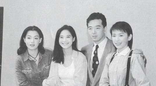 两段婚姻,儿子是试管婴儿,后来自己在内地拍戏,妻儿却移民国外