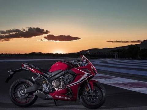 不该被忽视的跑车！56kw功率648cc，油耗仅5.3L，7.8万起