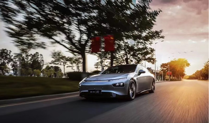 【帮你选车】新能源第一梯队 续航均超600km 小鹏P7和汉EV怎么选