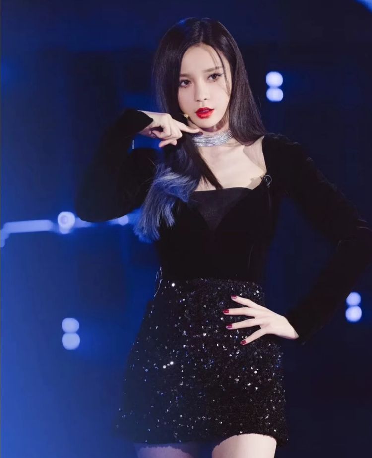 沈梦辰将会回归姐姐综艺?鹿晗关晓彤买了婚房?迪丽热巴近况?