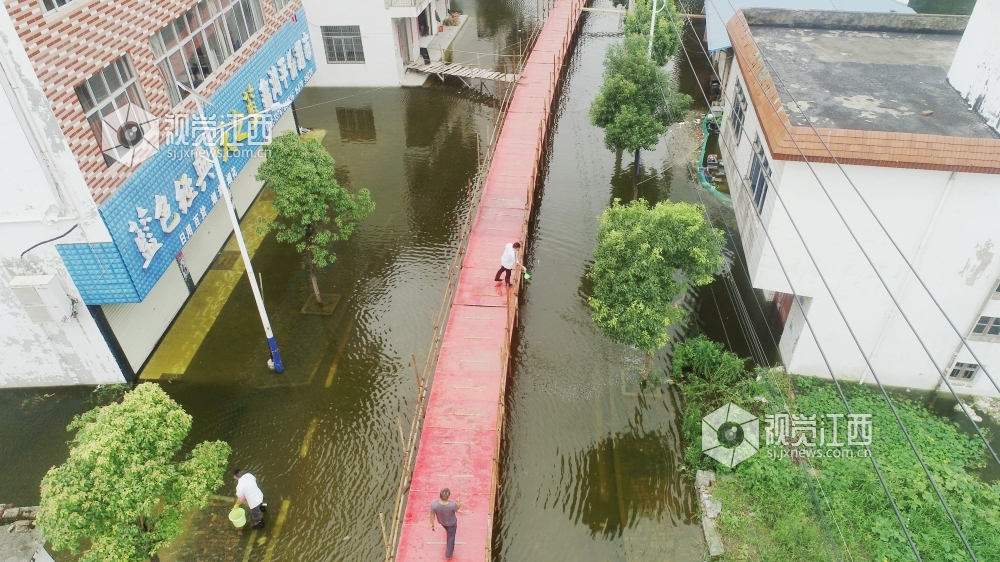 江西湖口:消杀防疫保安全