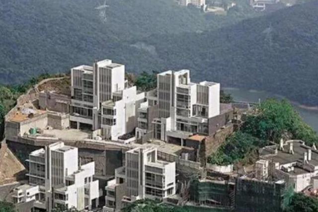周星驰香港豪宅曝光,坐落于半山腰上