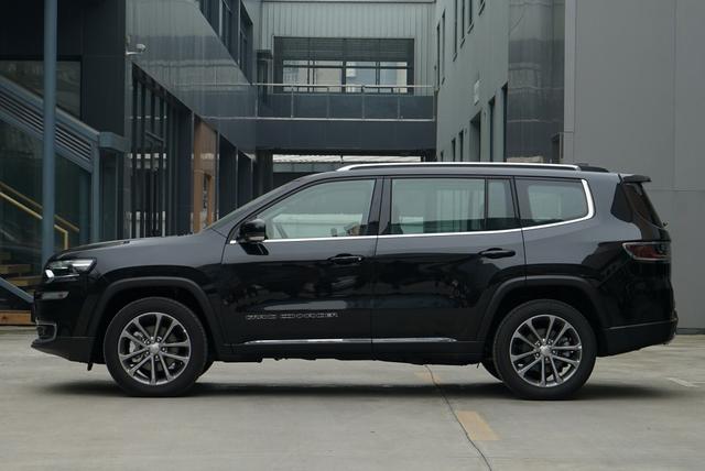 大指挥官是30万内最专业的四驱中型7座SUV，谁赞成？谁反对？