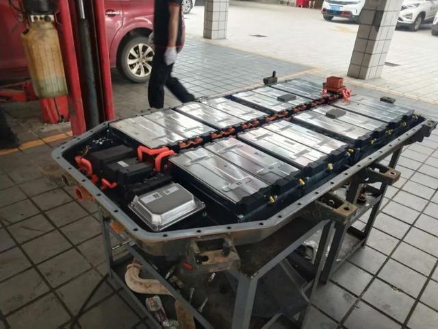 逆势稳行,哪吒汽车销量大涨跻身新创车企头部阵营