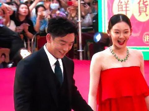 苗苗郑恺最新信息 d7c7-iwpcxks1030271.jpg