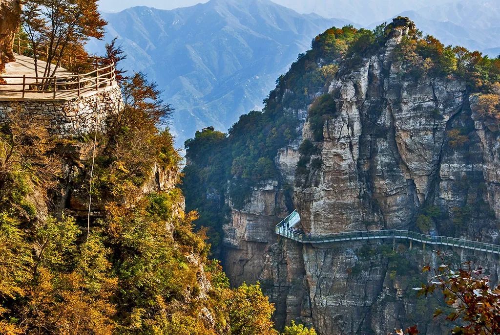 河北很受欢迎的一座山,最高峰佛光顶海拔2096米,是5a景区