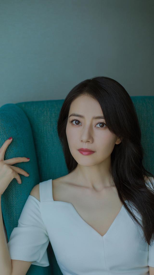 75年出生的女明星,1975年内地女演员 老外眼中的最美女明星第一名还是她