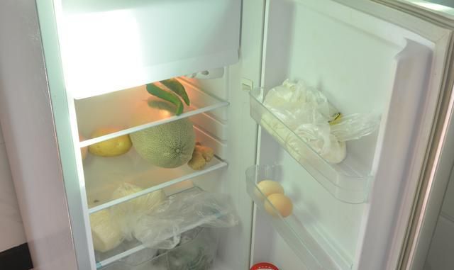 小伙惊呼:出门打工漂泊在外,有了这几件家电家具,才有家的感觉