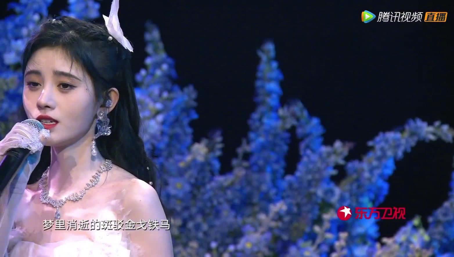 鞠婧祎新歌《古画》舞台首秀,古风ost真的很太适合她