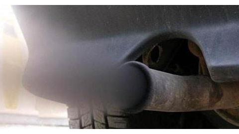 汽车发出这3个信号时，说明要换火花塞了，晚了就得大修发动机了