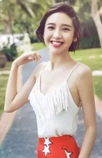 没有钟楚曦和倪妮的名品身材 也能穿好吊带上衣插图(8) 没有钟楚曦和倪妮的名品身材 也能穿好吊带上衣